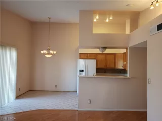 Photo #2: 2552898 Listing