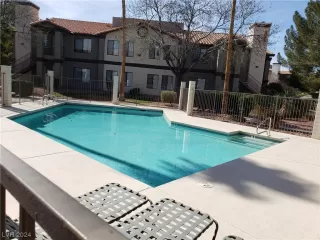 Photo #6: 2552898 Listing