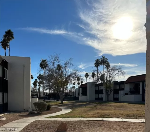 MLS: 2552933 Condo For Sale