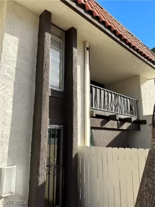 Photo #1: 2552933 Listing 