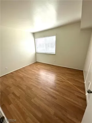 Photo #4: 2552933 Listing 