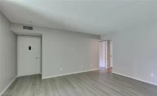 Photo #3: 2552944 Listing 