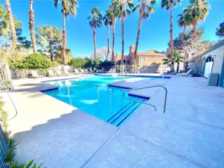 Photo #2: 2552959 Listing