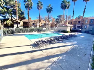 Photo #3: 2552959 Listing