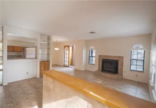 Photo #2: 2552983 Listing