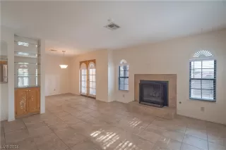 Photo #4: 2552983 Listing