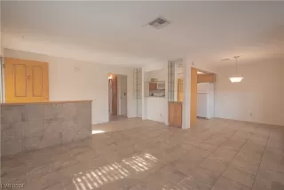 Photo #5: 2552983 Listing