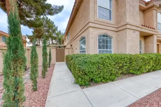 Photo #2: 2552985 Listing