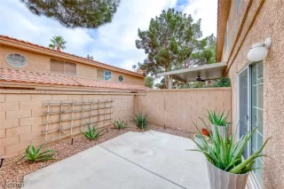 Photo #5: 2552985 Listing