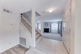 Photo #6: 2552985 Listing