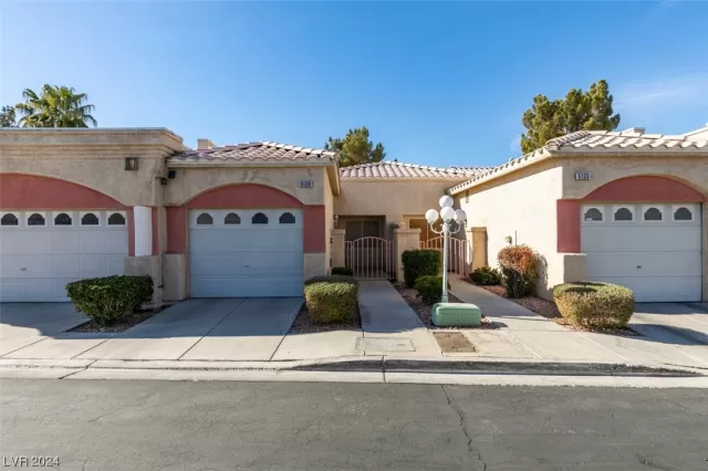 MLS: 2552991 Condo For Sale