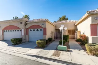 Photo #2: 2552991 Listing