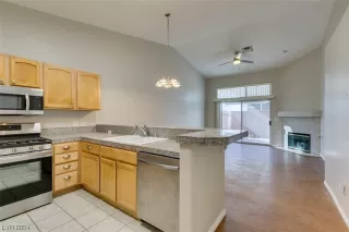 Photo #5: 2552991 Listing