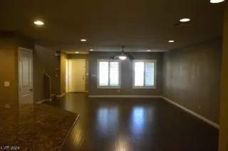 Photo #1: 2552993 Listing 