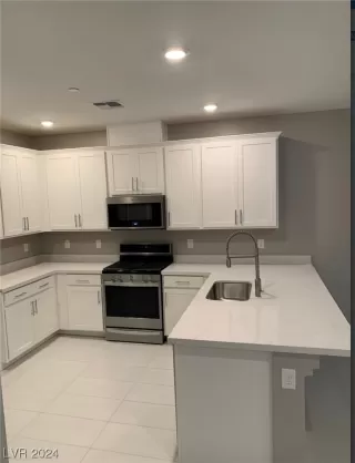 Photo #4: 2552997 Listing 