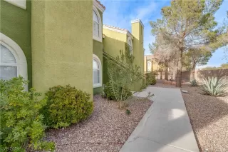 Photo #2: 2553021 Listing