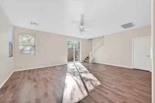 Photo #5: 2553066 Listing