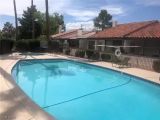 Photo #1: 2553083 Listing 