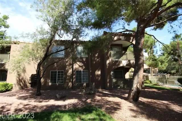 MLS: 2553087 Condo For Sale