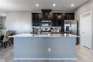 Photo #2: 2553088 Listing