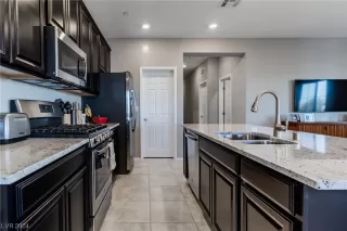 Photo #5: 2553088 Listing