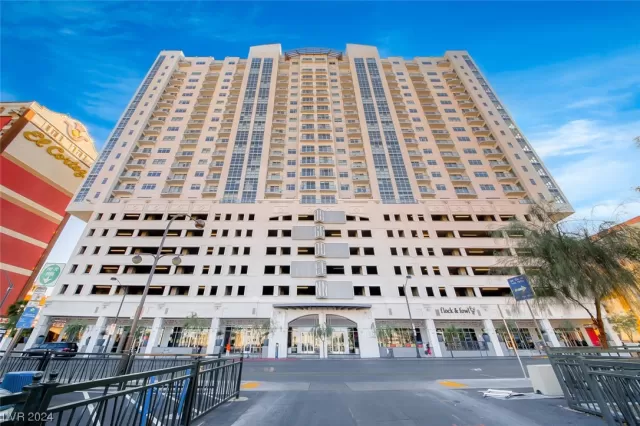 MLS: 2553093 Condo For Sale