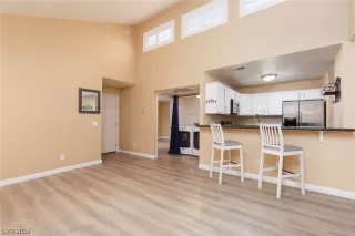 Photo #2: 2553118 Listing