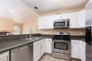 Photo #3: 2553118 Listing