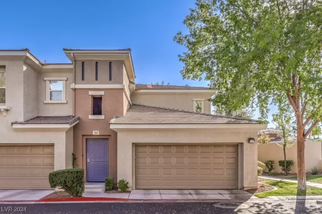 MLS: 2553141 Condo For Sale