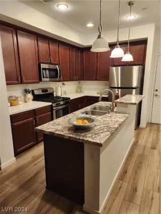 Photo #1: 2553189 Listing 