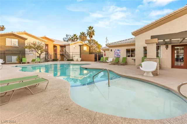 MLS: 2553209 Condo For Sale