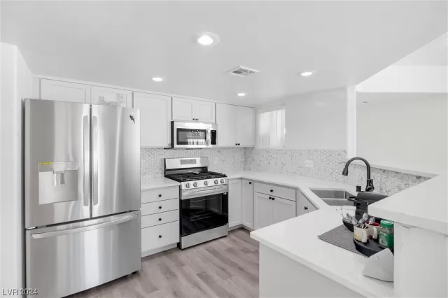 MLS: 2553218 Condo For Sale