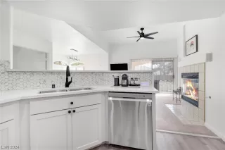 Photo #6: 2553218 Listing