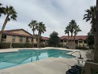 Photo #2: 2553300 Listing