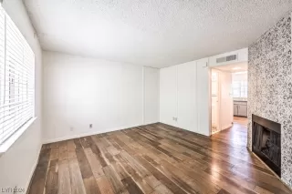 Photo #2: 2553304 Listing 