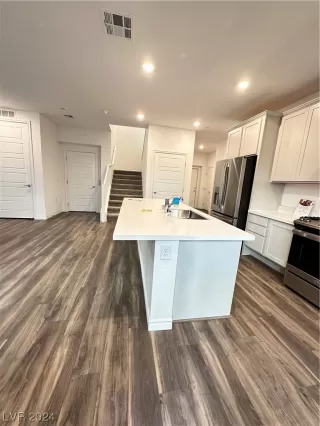 Photo #5: 2553335 Listing 