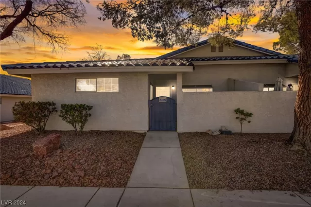 MLS: 2553337 Condo For Sale