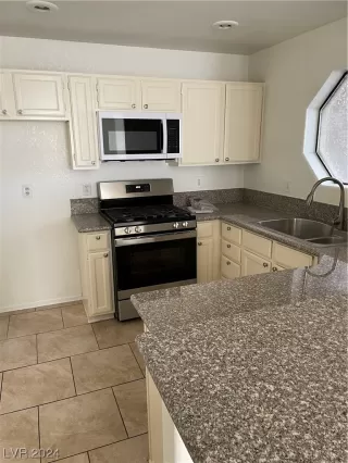 Photo #3: 2553366 Listing 