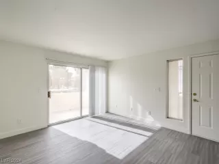 Photo #3: 2553370 Listing 