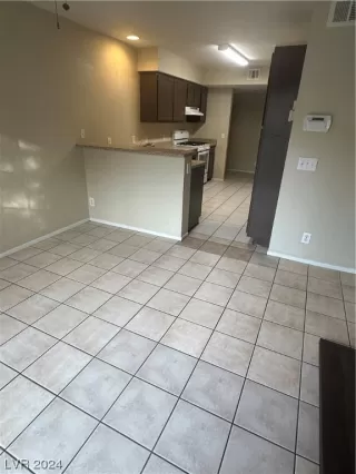 Photo #5: 2553372 Listing