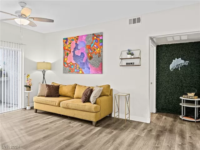 MLS: 2553413 Condo For Sale