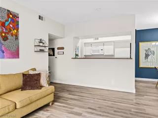 Photo #2: 2553413 Listing