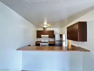 Photo #5: 2553426 Listing 