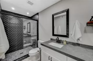 Photo #3: 2553430 Listing