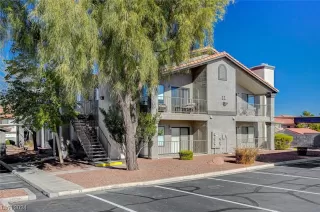 Photo #4: 2553430 Listing