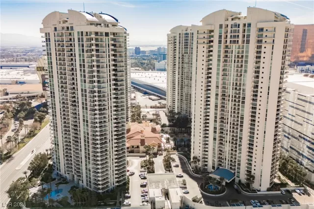 MLS: 2553470 Condo For Sale