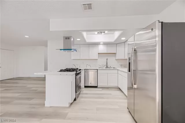 MLS: 2553495 Condo For Sale