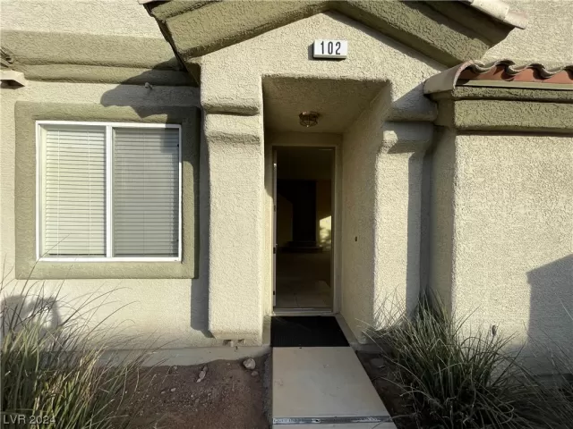 MLS: 2553526 Condo For Sale