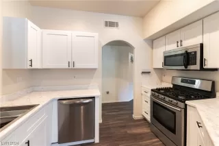 Photo #3: 2553532 Listing