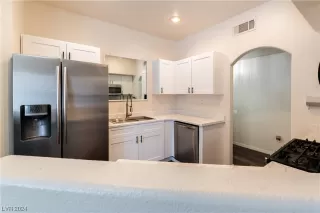 Photo #5: 2553532 Listing